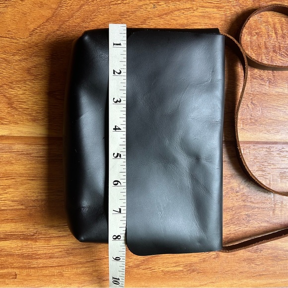 In Blue Black Leather Handmade Crossbody Bag - Picture 6 of 10